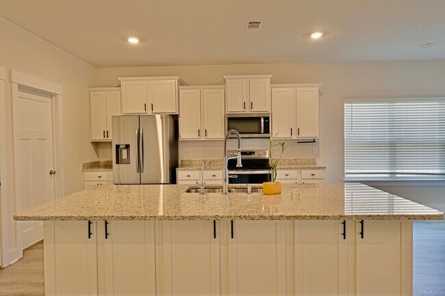 Building Photo - 6248 Jenks Dr