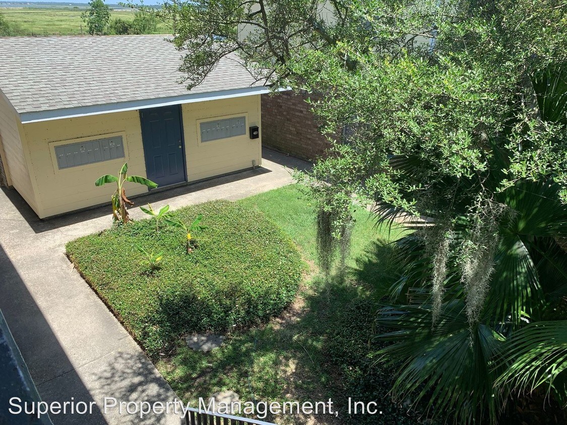 Primary Photo - 4660 Pontchartrain Dr