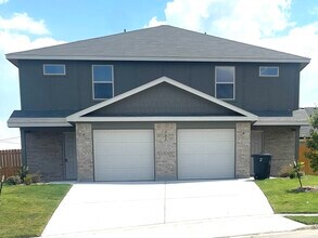 Building Photo - 302 Agua Chiquita Ct