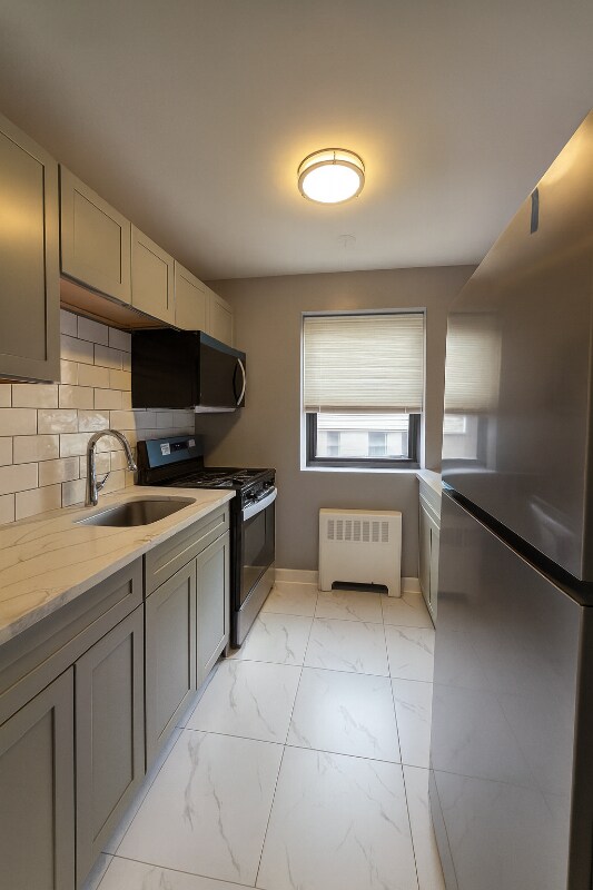 Building Photo - 165 Vroom St