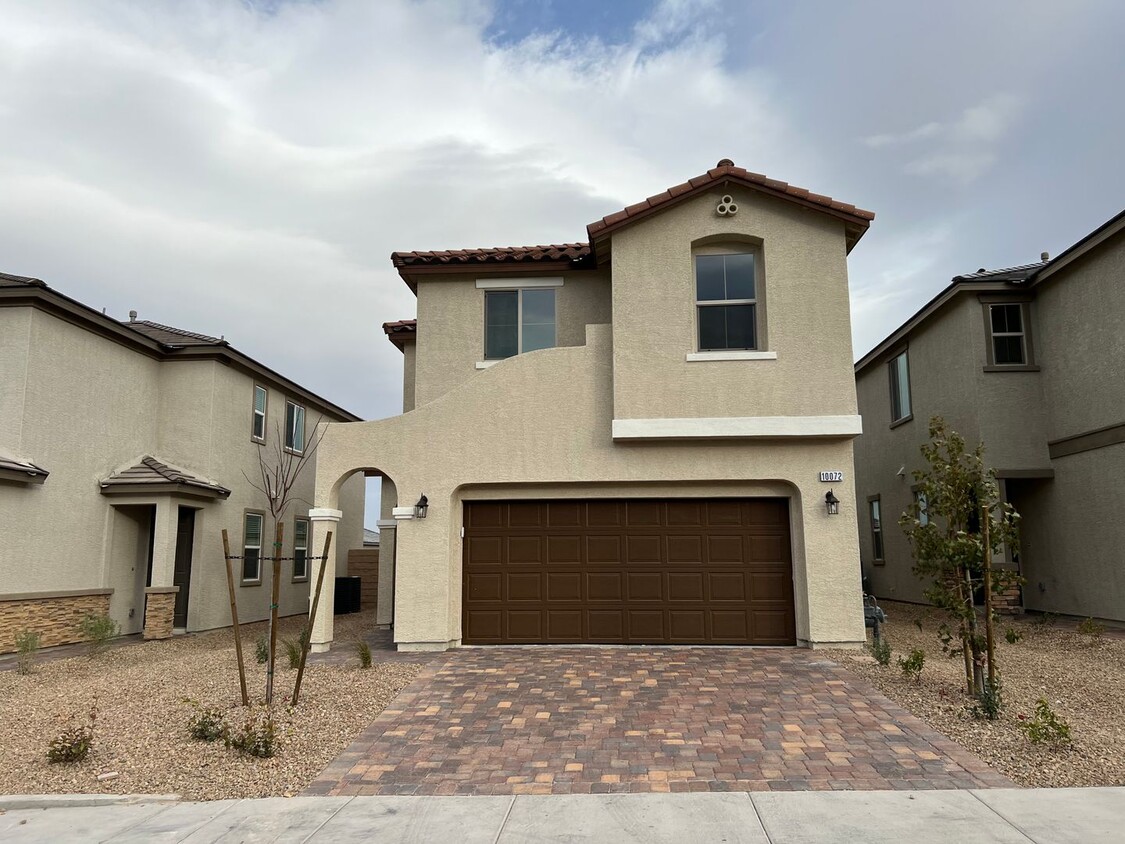 Foto principal - New Built Home - Two Story 4 Bedroom South...