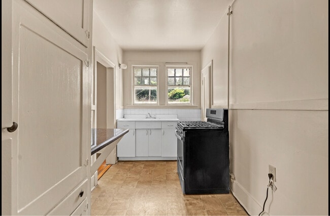 Photo - 665 E Pkwy S Apartment