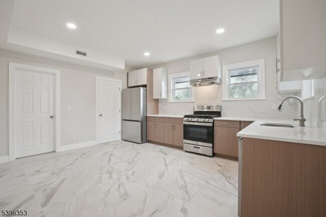 Foto del edificio - 19 Ashwood Ave