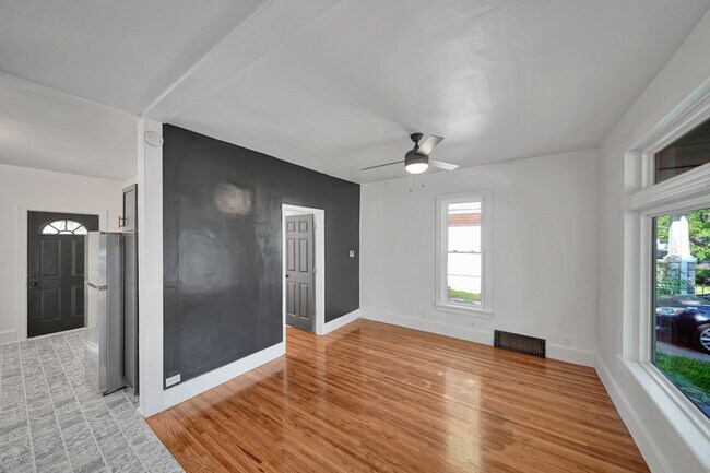 Building Photo - 3275 Orchard St
