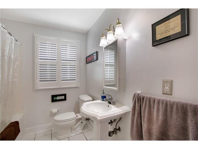 Building Photo - 3326 Robert St