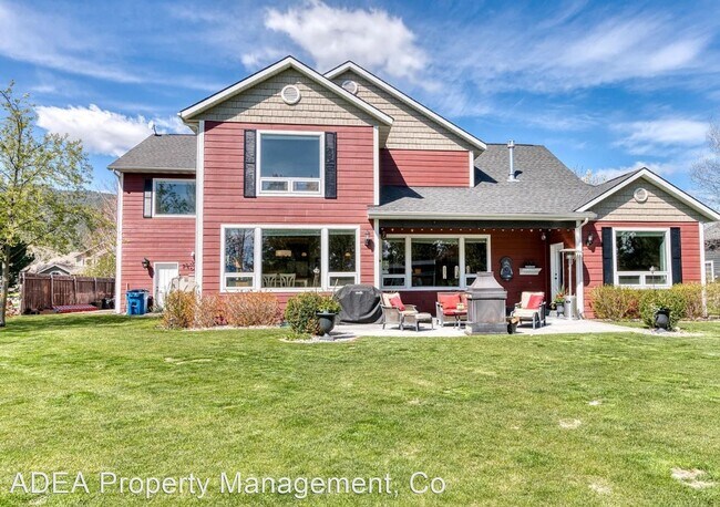 Foto del edificio - 5 br, 4 bath House - 2982 Sandalwood Ct