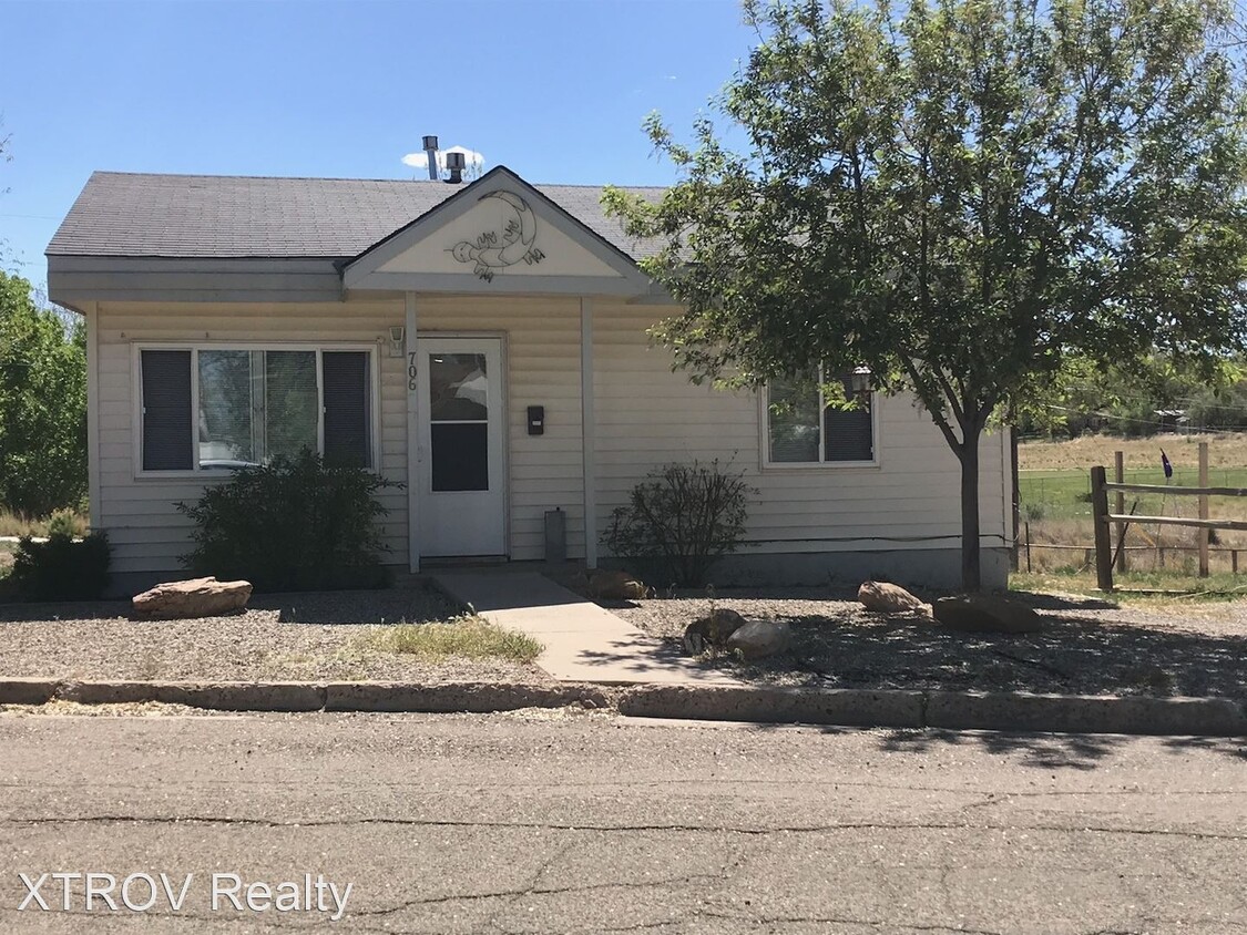 Primary Photo - 2 br, 1 bath House - 706 Jordan PL