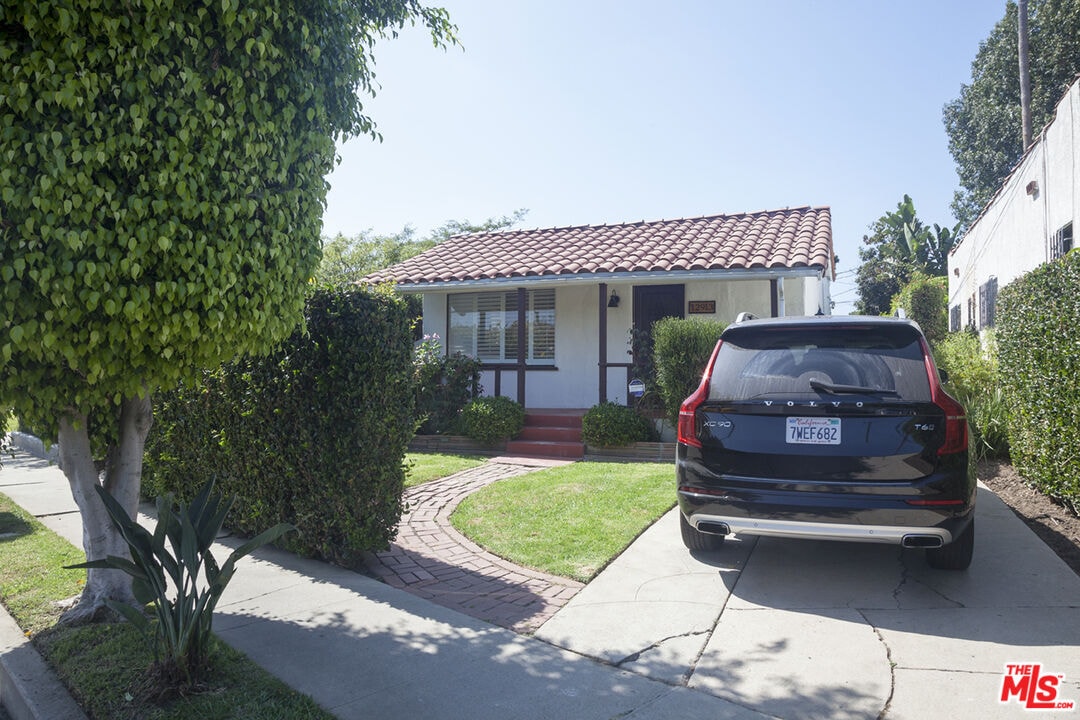 Primary Photo - 12913 Zanja St