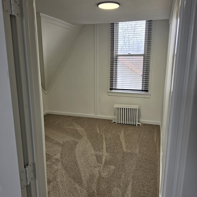 Building Photo - 1017 Putnam St