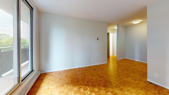 Interior Photo - 61 McEwen
