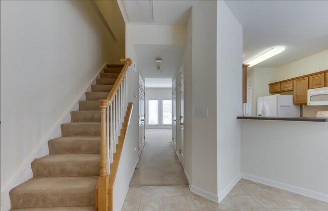 Building Photo - 259 Hadley Commons Dr
