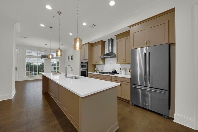 Building Photo - 6807 Encore Blvd