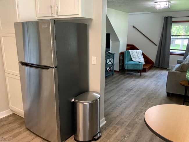 Kitchen - 2424 S Memorial Dr