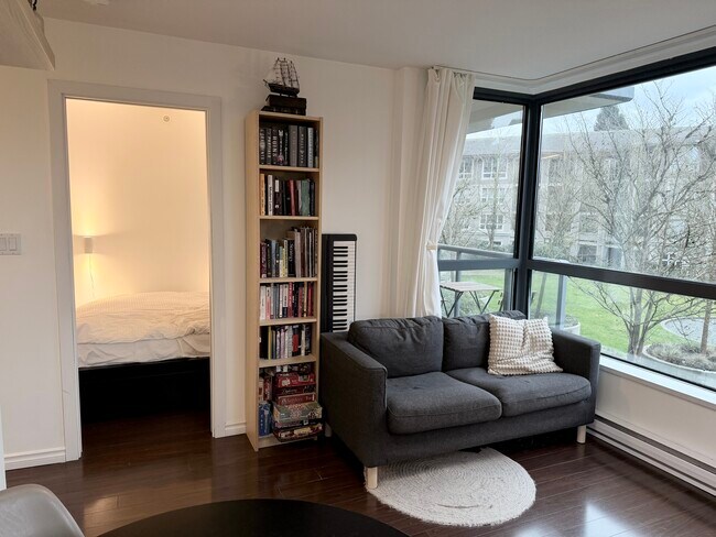 Photo du bâtiment - 3588 Crowley Dr