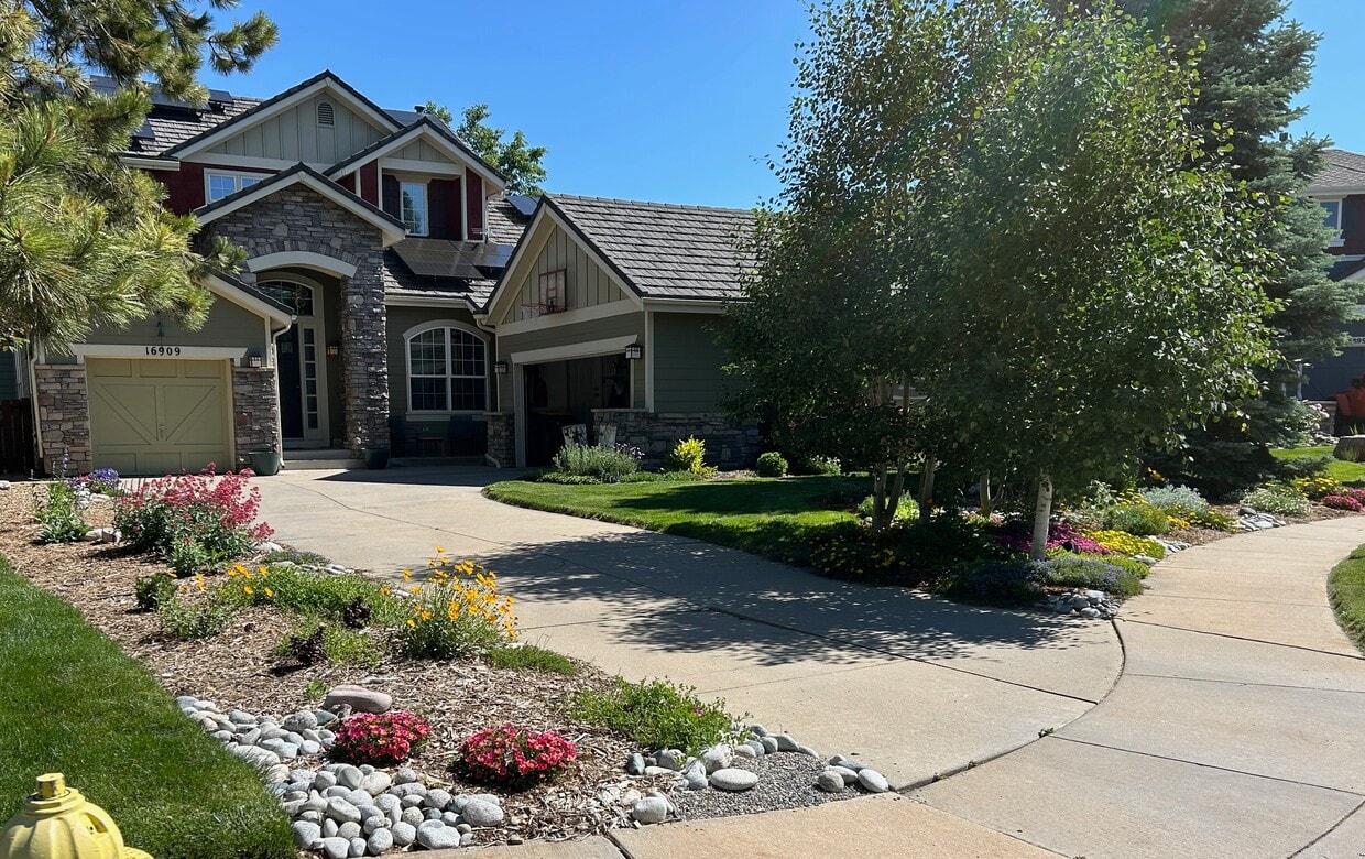 Summertime gardens! - 16909 W 63rd Ln