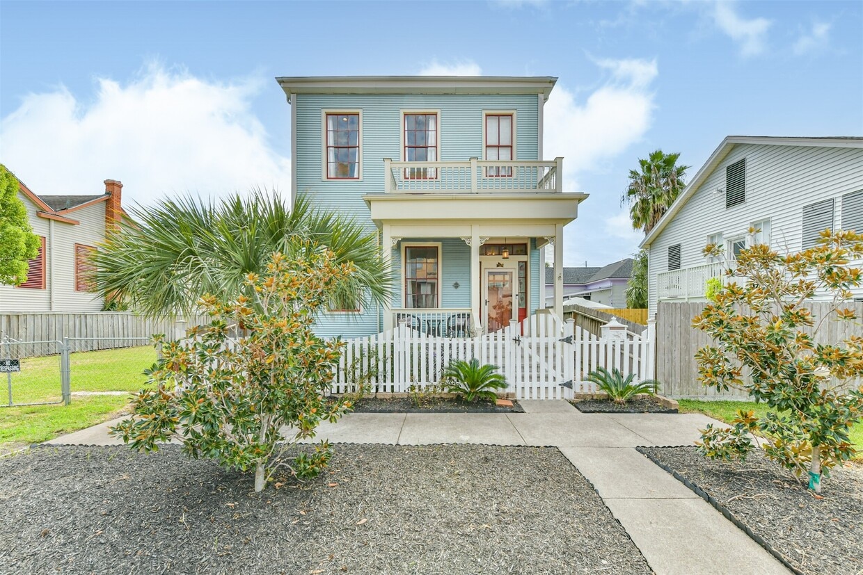Photo - 1121 Market St (Galveston, TX)