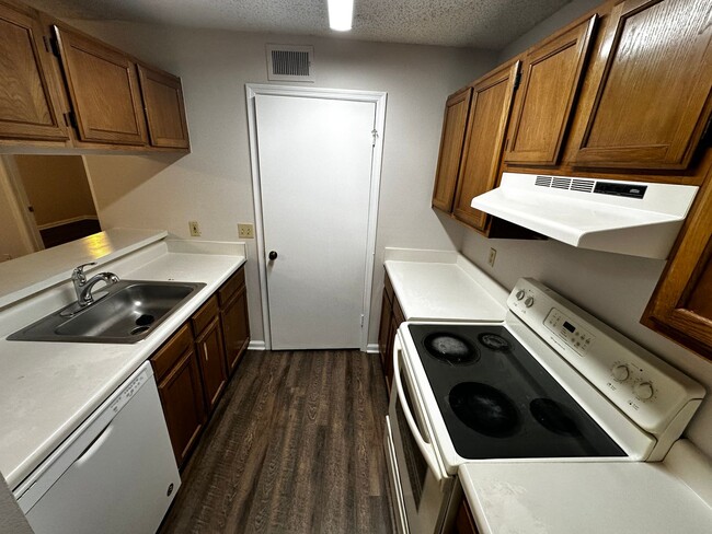 Foto del edificio - 1 bed/1 bath, 3rd Floor Condo Overlooking ...