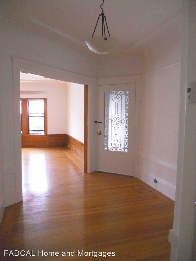 Building Photo - 1 br, 1 bath House - 115 15th Avenue