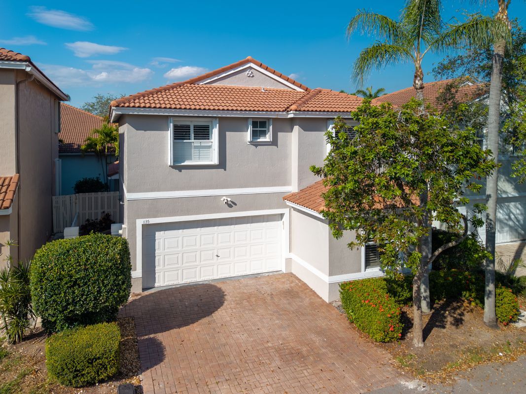 Foto principal - 1135 Oysterwood St