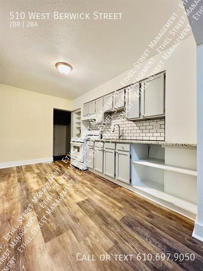 Building Photo - Newly-Renovated Home on the south side of ...