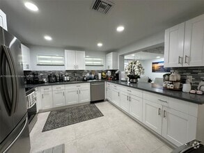 Building Photo - 11351 SW 40th Terrace
