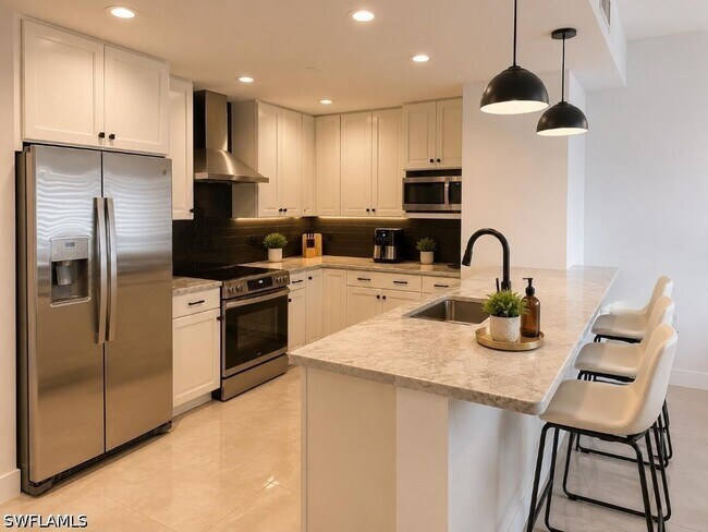 Foto del edificio - 5781 Cape Harbour Dr