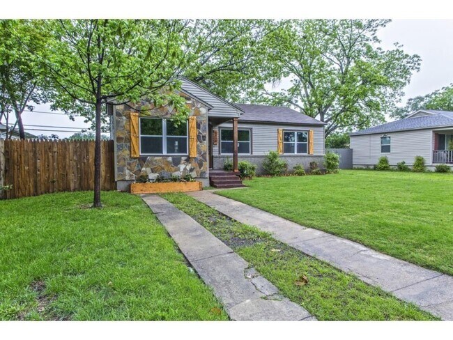 Building Photo - 3719 Highgrove Dr
