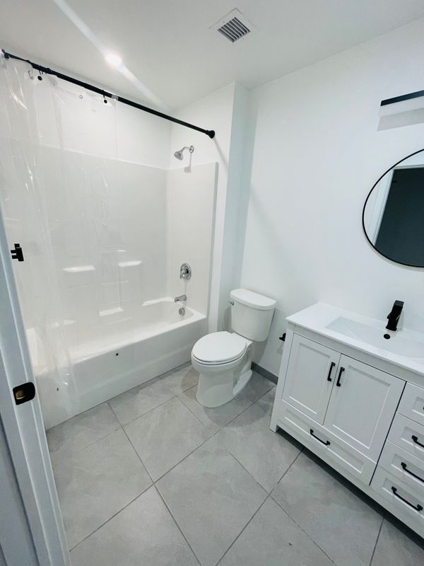 Building Photo - 480 Myrtle St