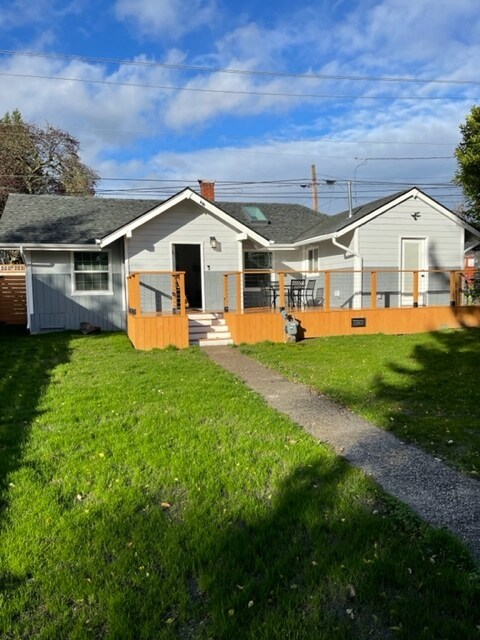 Building Photo - 4843 6th Ave