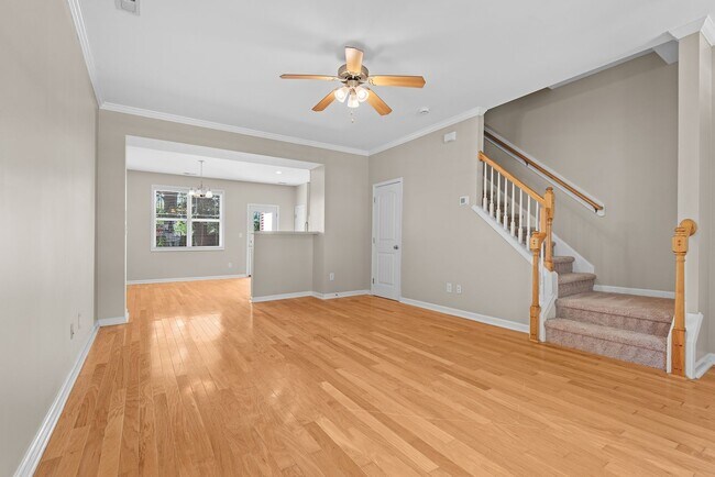 Foto del edificio - AVAILABLE NOW! $500 OFF FIRST MONTH'S RENT...