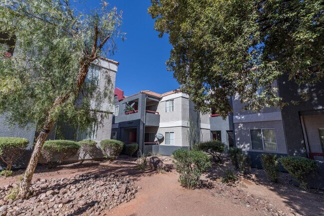 Foto del edificio - MOVE IN SPECIAL - Available 2 Bedroom Down...