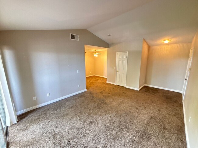 Foto del edificio - Cozy 1Bed/1Bath 2nd floor Condo in Henderson!