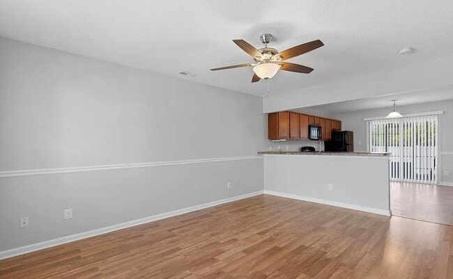 Sala de estar - 4011 Grandeur Ave