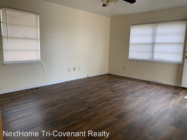 Building Photo - 3 br, 1.5 bath House - 4515 NW Cheyenne