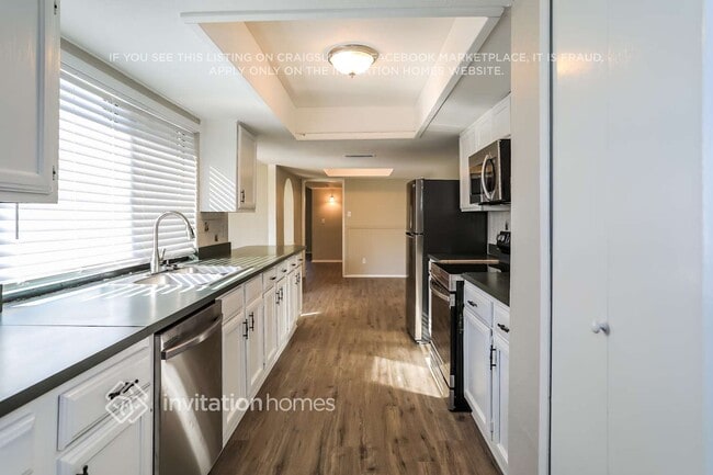 Foto del edificio - 6304 Jennings Dr