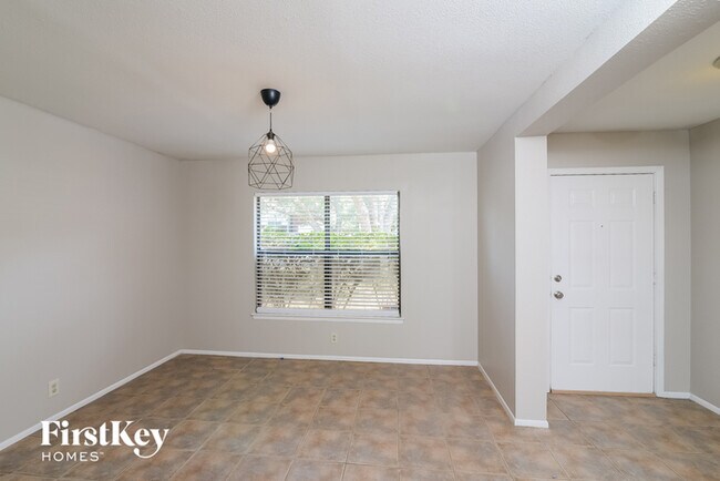 Foto del edificio - 7720 Wood Bluff