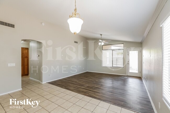 Building Photo - 14944 N 133rd Dr