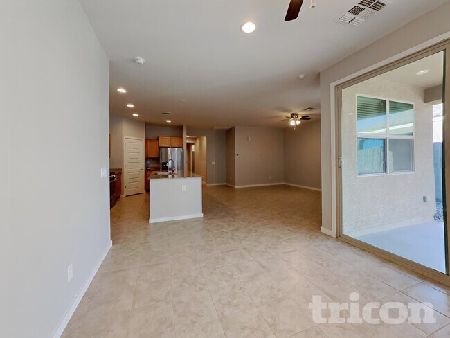 Building Photo - 439 W Tenia Trail