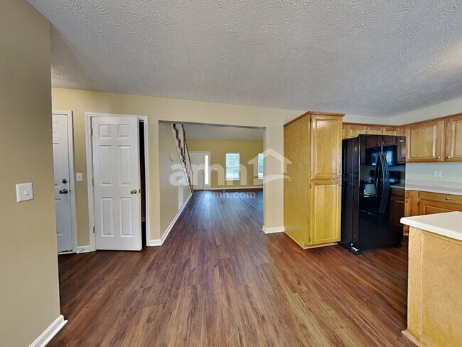 Building Photo - 717 Veneta View Dr