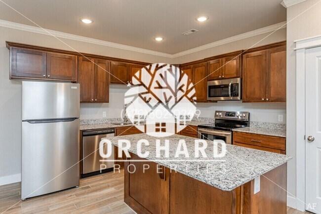 Building Photo - 331 N Cloudy Loop