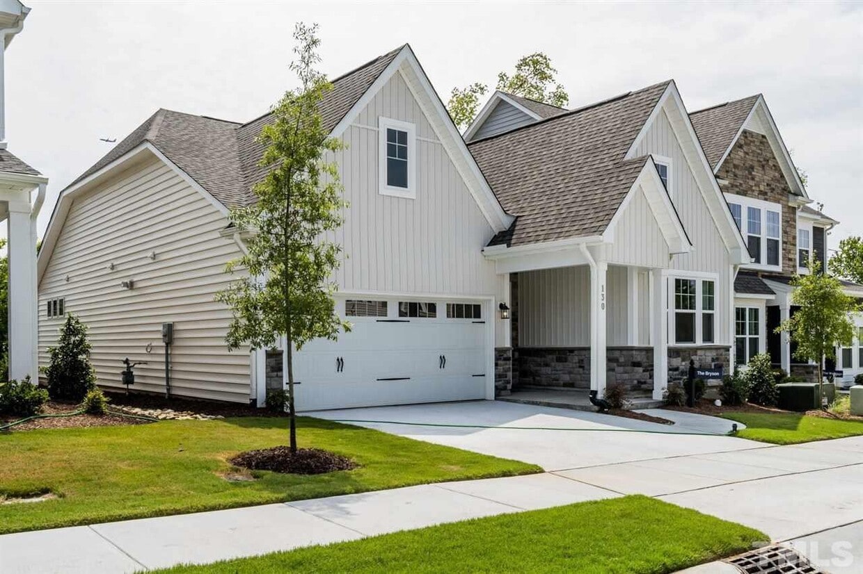 Primary Photo - 130 Pepperwood Way