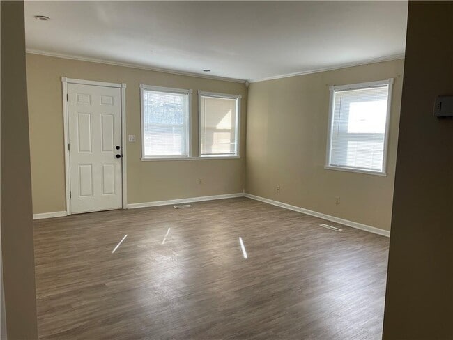 Building Photo - 497 S Wood Ave