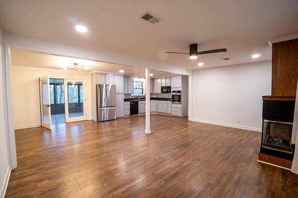 Building Photo - 4900 Jonquil Dr