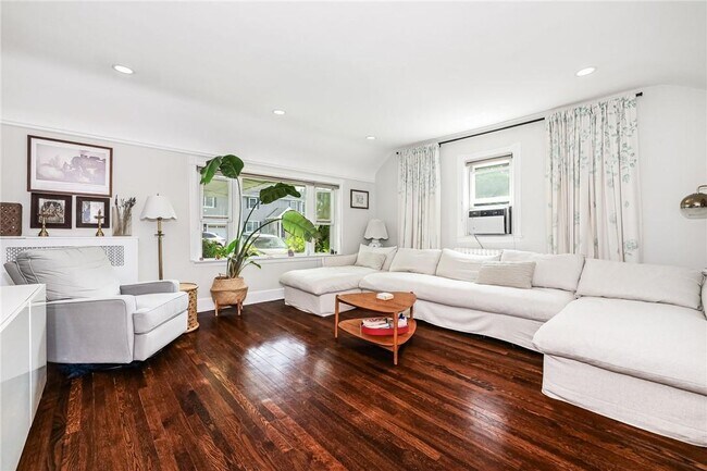 Foto del edificio - 86 Parkway Cir
