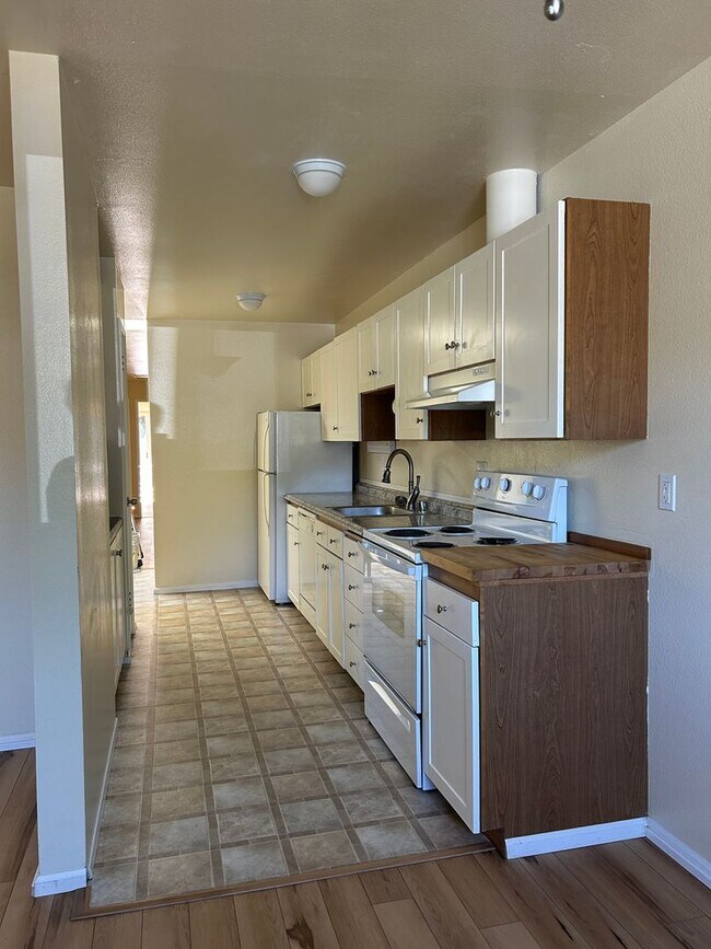 Foto del edificio - 285 SE Croston Ln