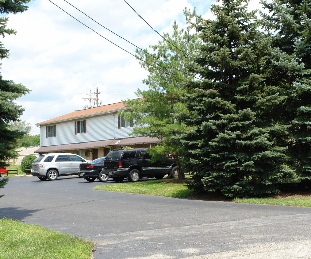 240 Folsom St, Warren, OH 44483 Apartments in Warren, OH