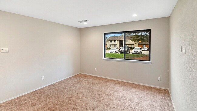 Foto del edificio - 1613 Lyndhurst Dr