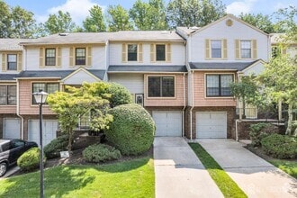 Building Photo - 3604 Springbrook Dr