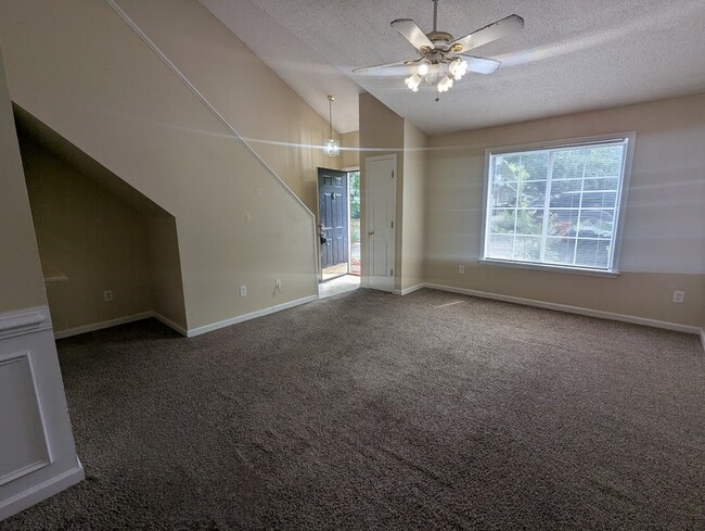 Building Photo - 2445 Emerald Ridge Loop