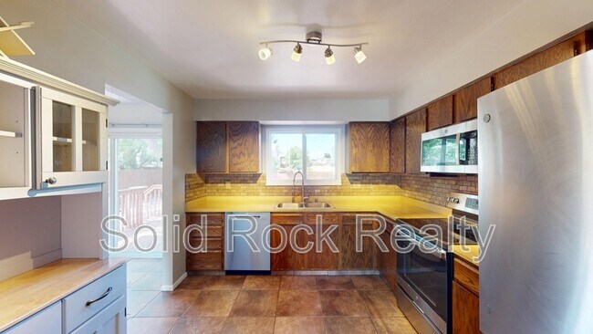 Building Photo - 7284 Sioux Cir S